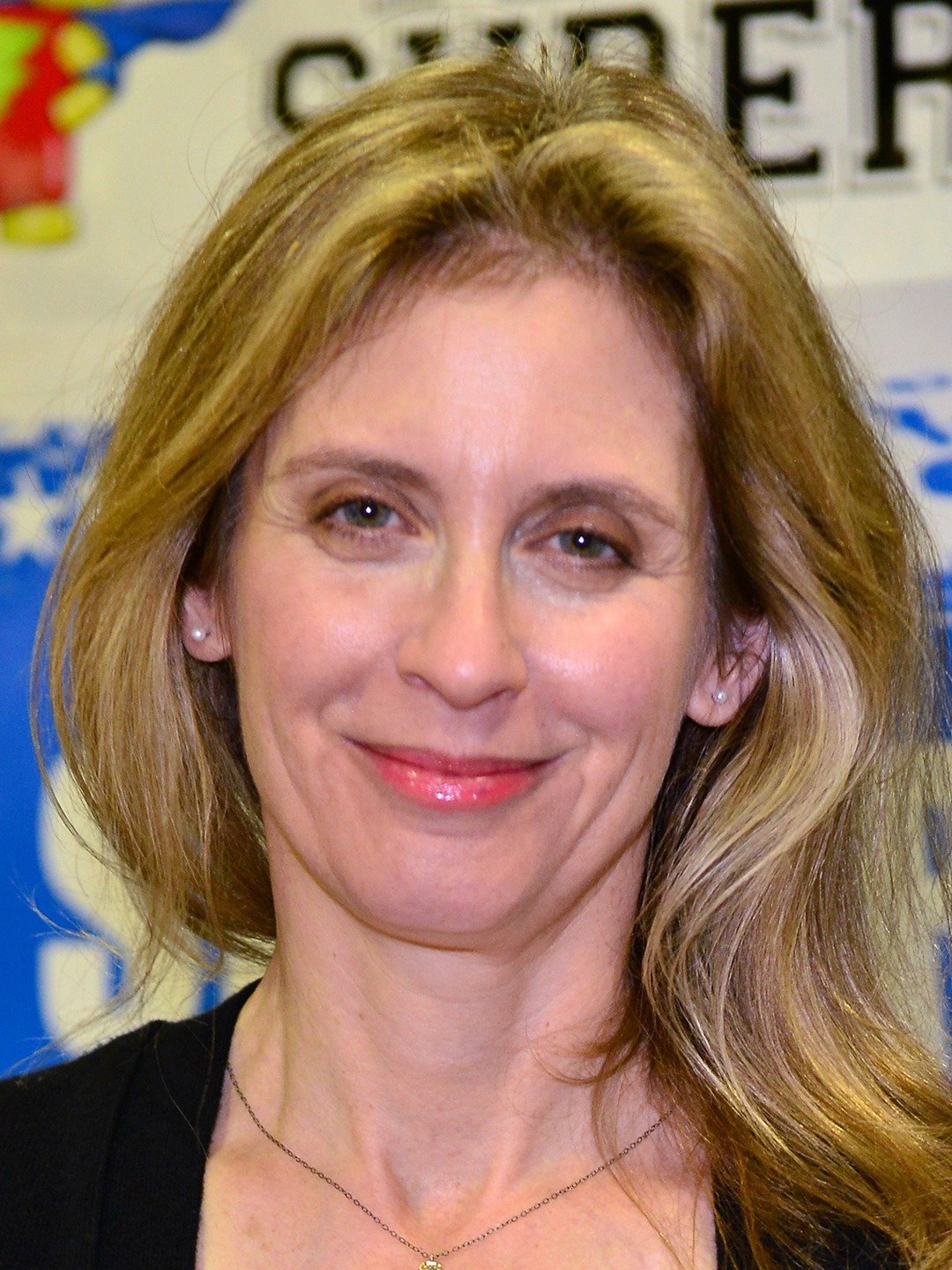 How tall is Helen Slater?